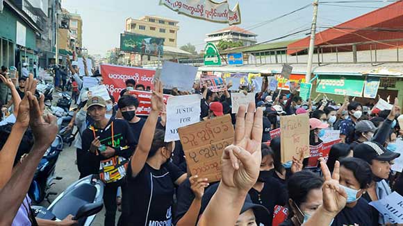 စစ်အာဏာသိမ်း ဆန့်ကျင် ဆန္ဒပြပွဲ မြိတ်မြို့ ဖေဖော်ဝါရီလ ၈ ရက်နေ့ မြင်ကွင်းများ