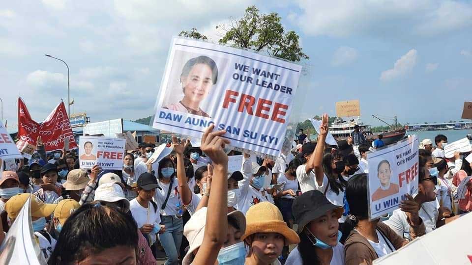 မြိတ်သပိတ် သုံးရက်မြောက်နေ့ -ဖေဖော်ဝါရီ ၉